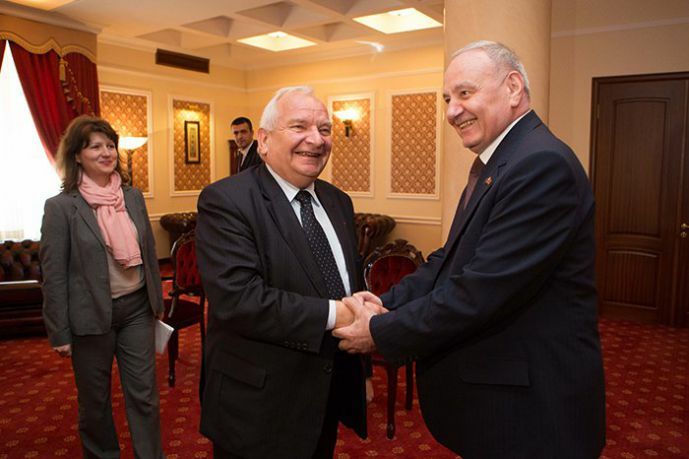 Nicolae Timofti a avut o întrevedere cu preşedintele Partidului Popular European